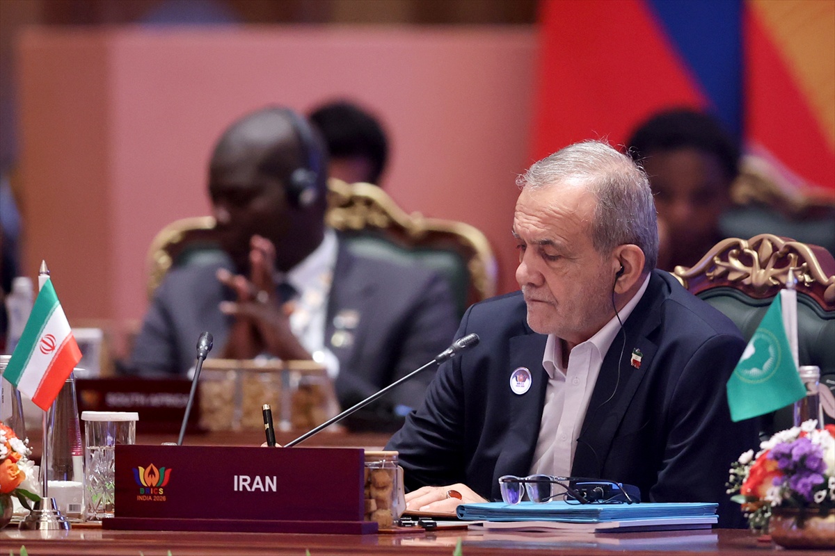 İran Cumhurbaşkanı Pezeşkiyan’dan BRICS toplantısında “yerel paralarla ticaret” mesajı