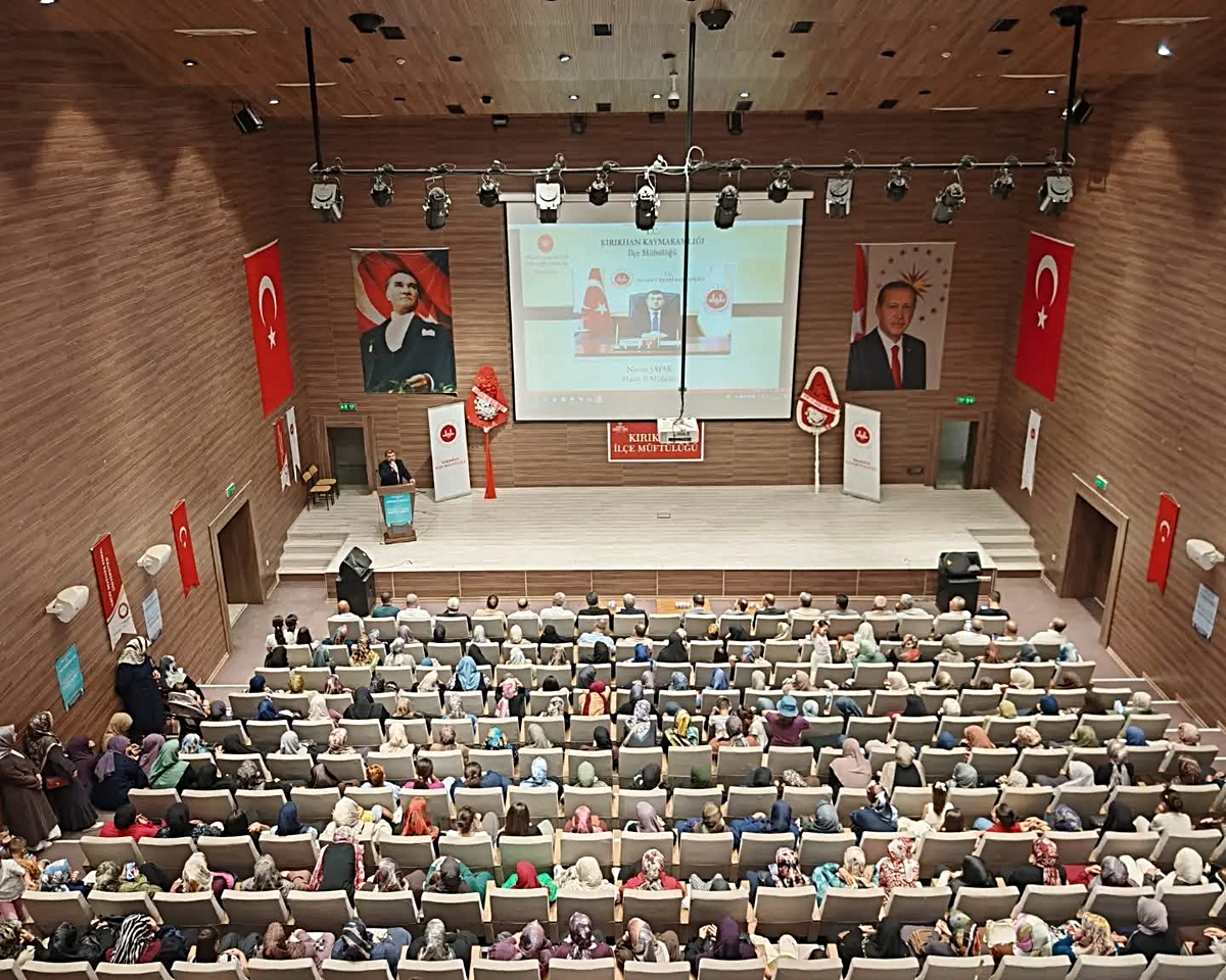 Kırıkhan’da "Peygamberimiz ve Güzel Ahlak" konferansı düzenlendi