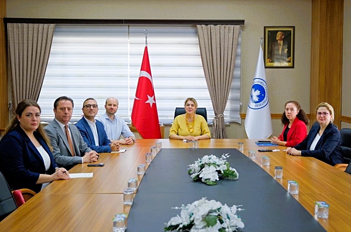 Kırklareli TSO heyetinden KLÜ Rektörü Ak'a ziyaret