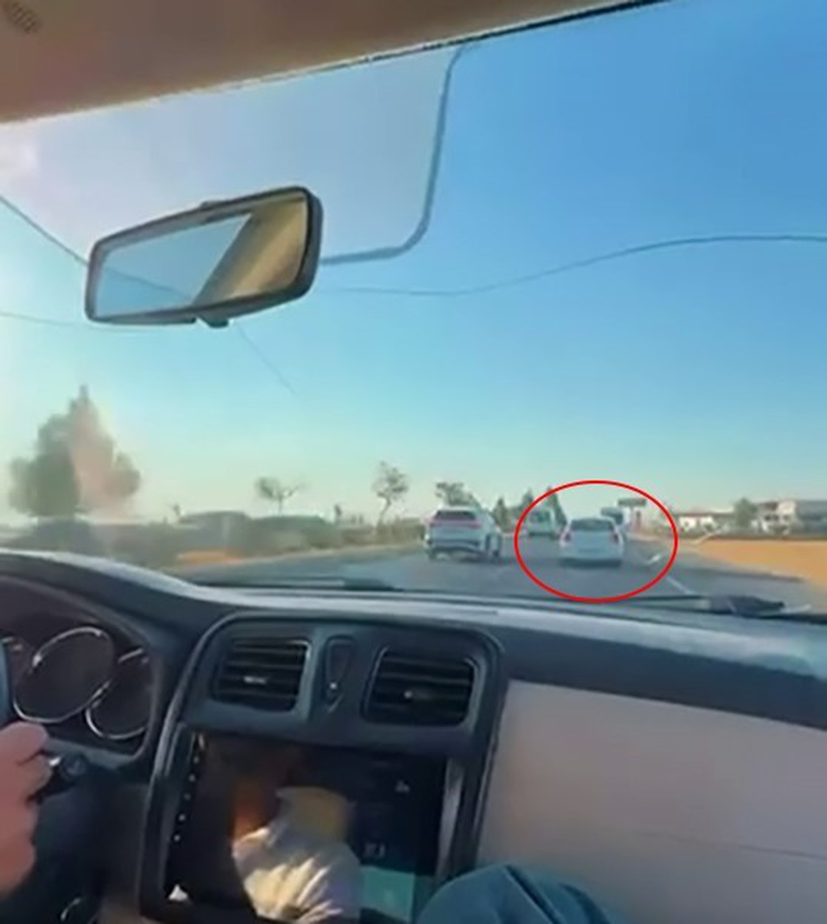 Makas atan sürücü trafiği tehlikeye attı