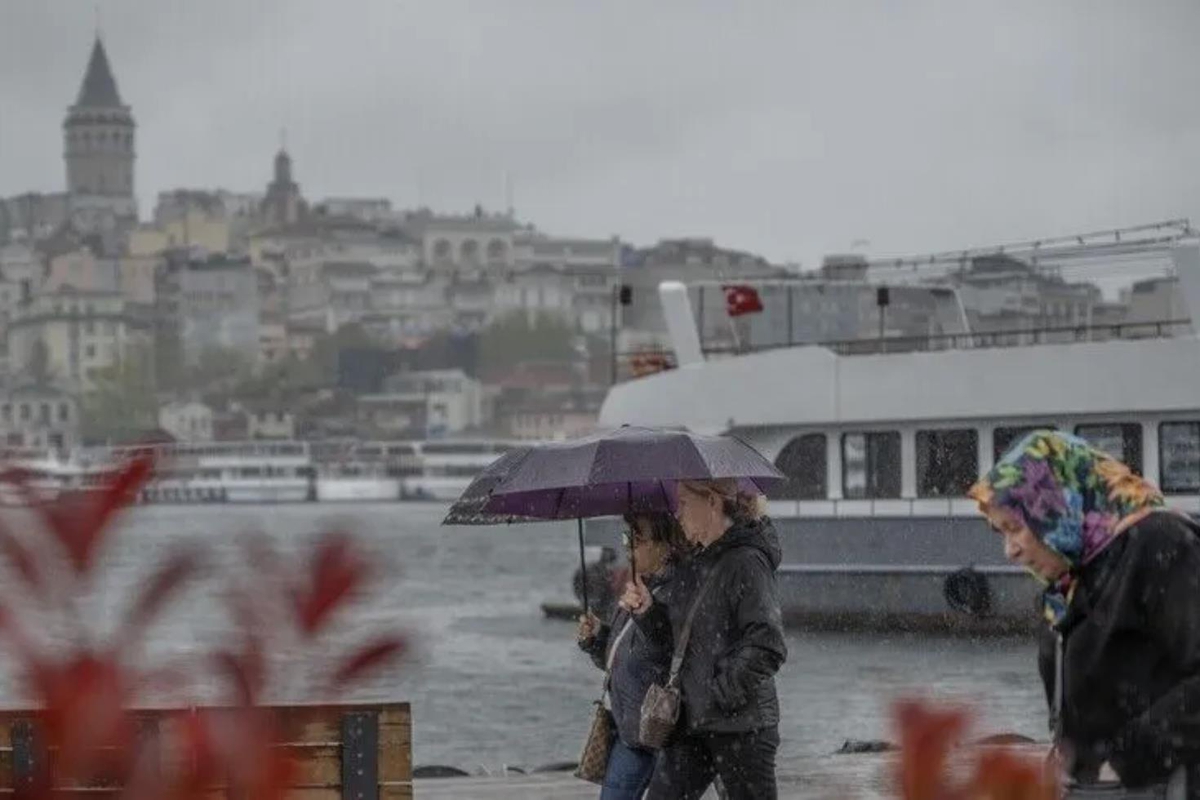 Meteoroloji'den İstanbul için gök gürültülü sağanak uyarısı! Öğleden sonrasına dikkat