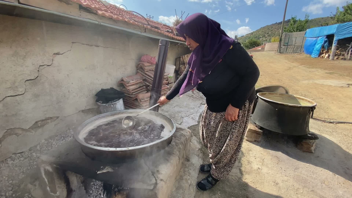 Pekmez yapımının vazgeçilmezi “pekmez toprağı”na talep azaldı
