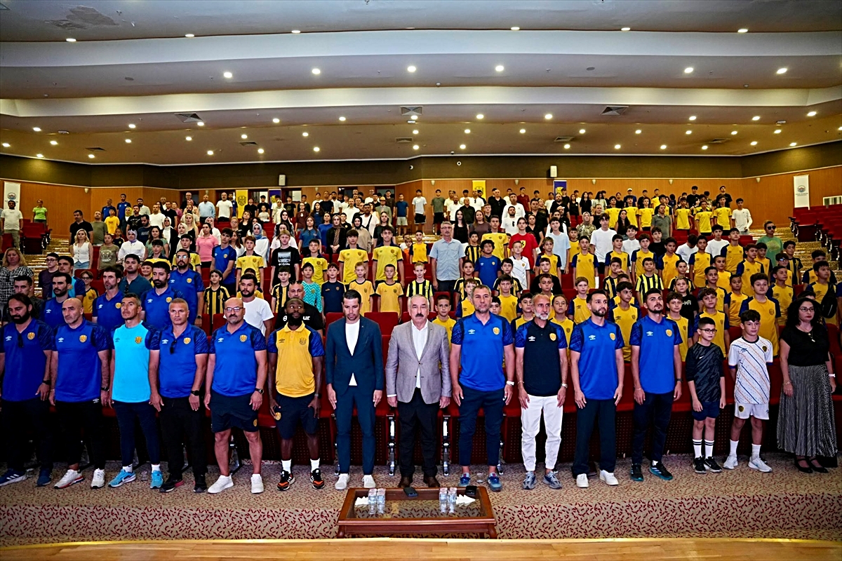 'Sporcu Gelişim ve Sağlık Eğitim Semineri' düzenlendi