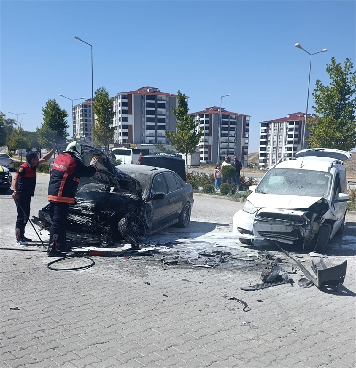 Yozgat'ta otomobille hafif ticari aracın çarpıştığı kazada 1 kişi yaralandı