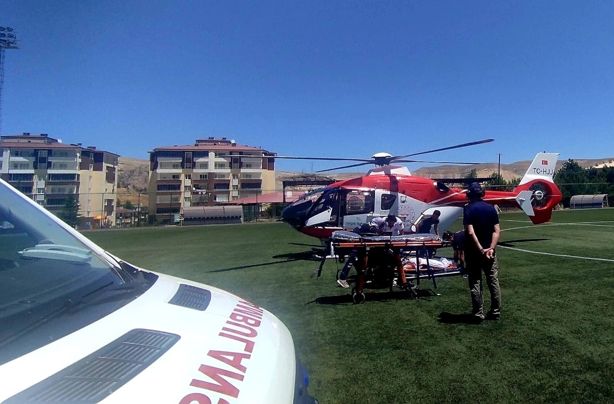 71 yaşındaki hasta hava ambulansıyla Malatya’ya sevk edildi