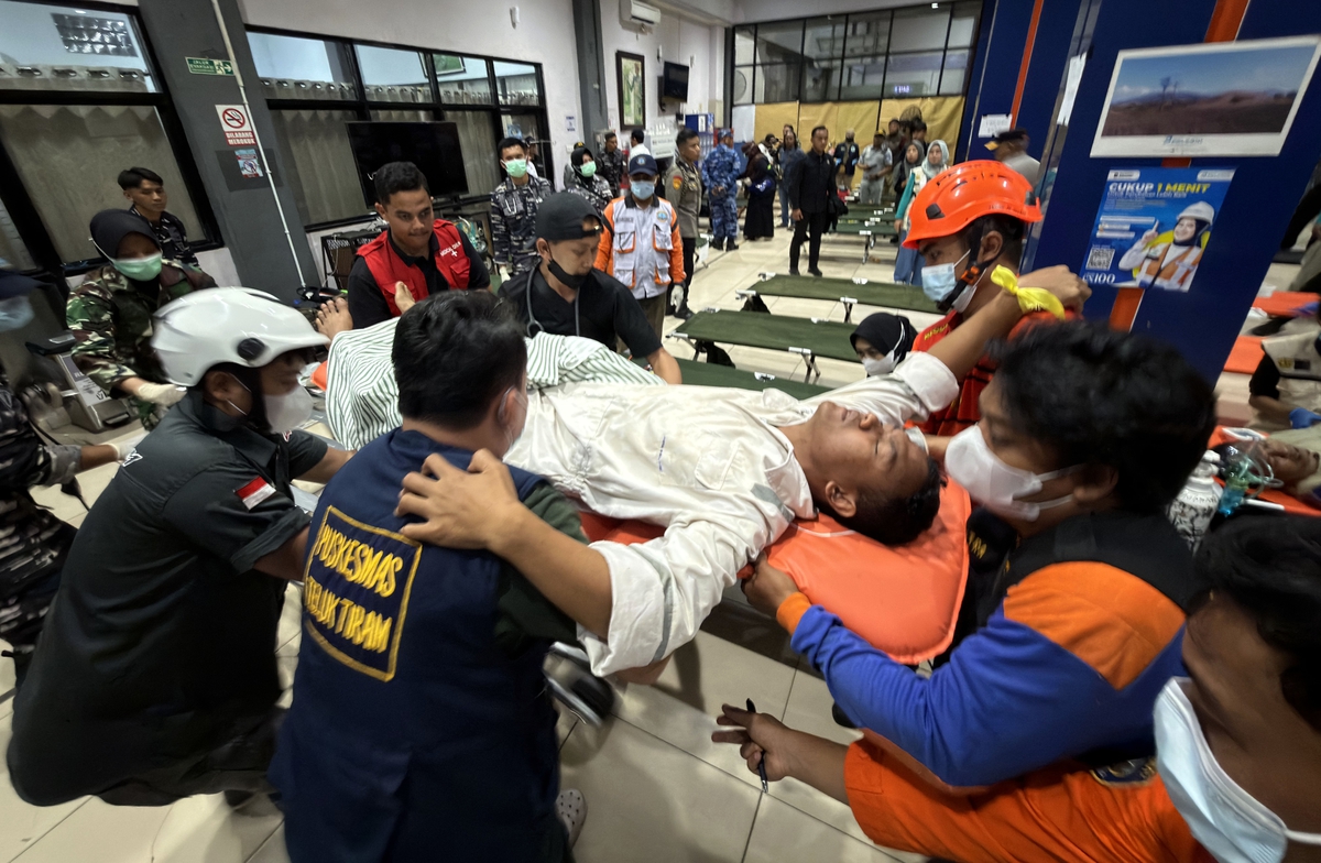 Albüm: Endonezya'da kayıp yolcu gemisindeki 107 kişi kurtarıldı