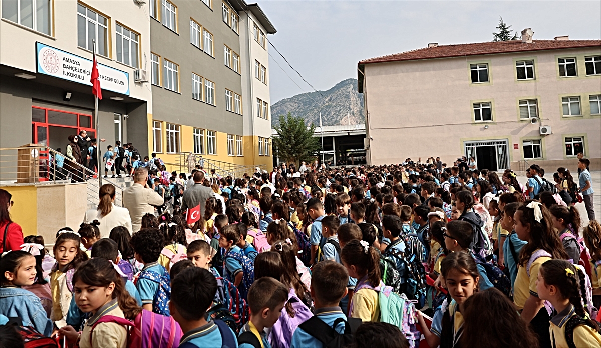 Amasya'da 51 bin öğrenci dersbaşı yaptı