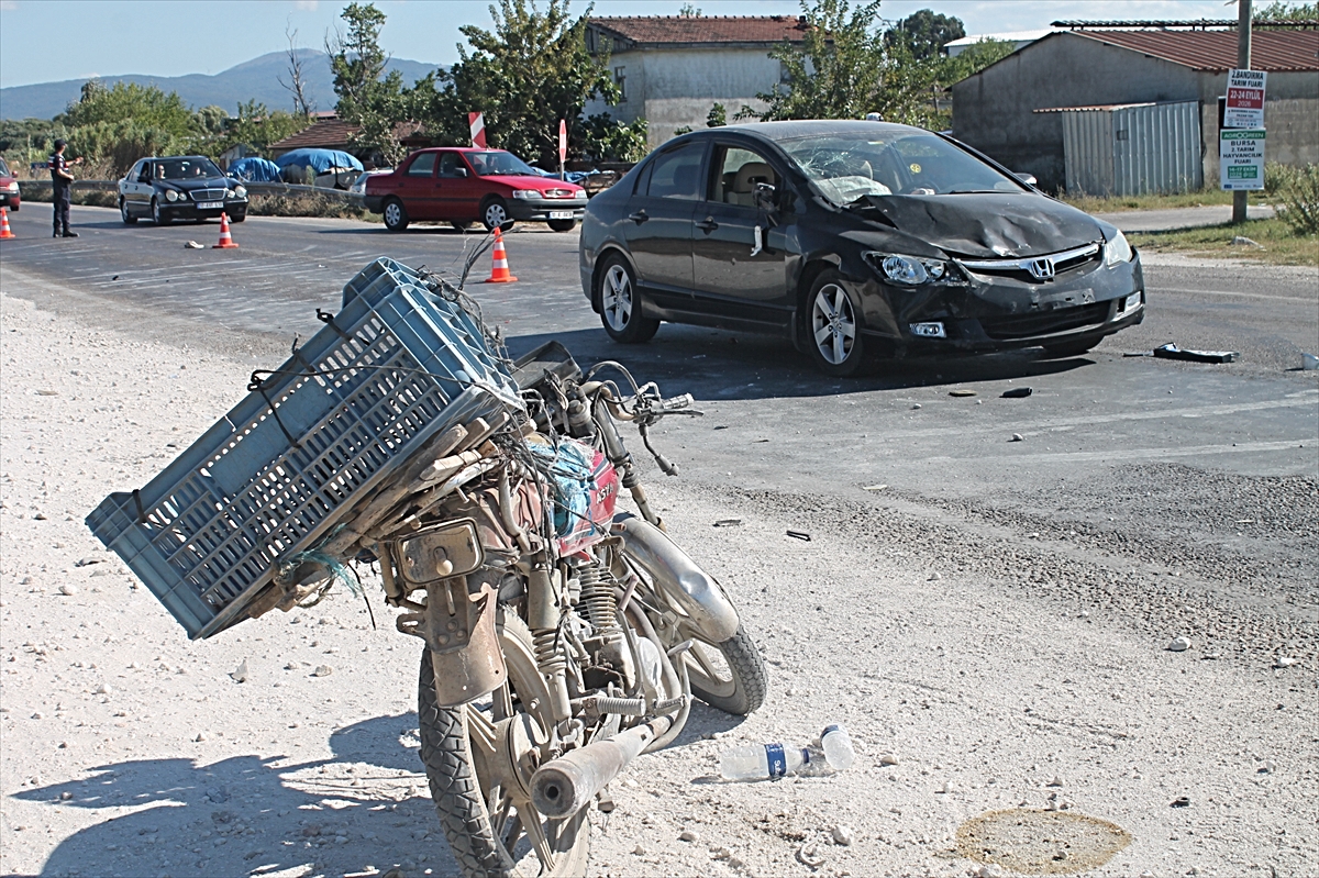 Balıkesir'de otomobil ile çarpışan motosikletin sürücüsü öldü