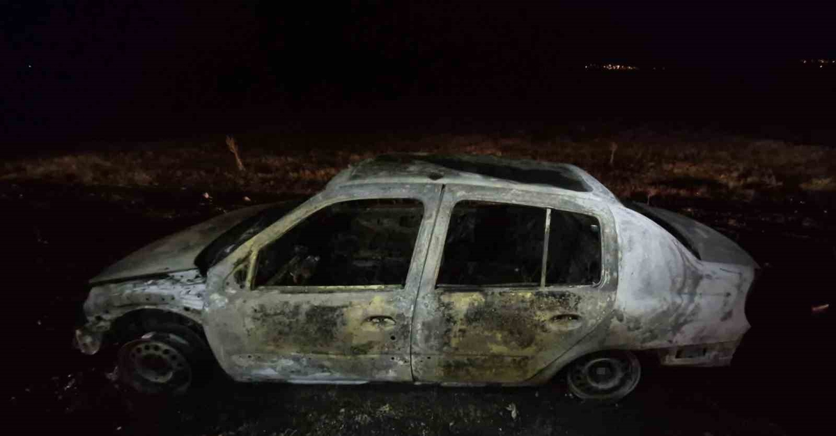 Burdur’da araç yangını otluk alana sıçradı: 2 bin metrekare alan yandı