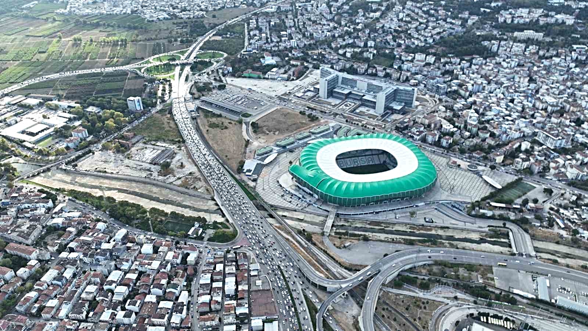 Bursa’da okullar açıldı, korkulan trafik yoğunluğu oluşmadı