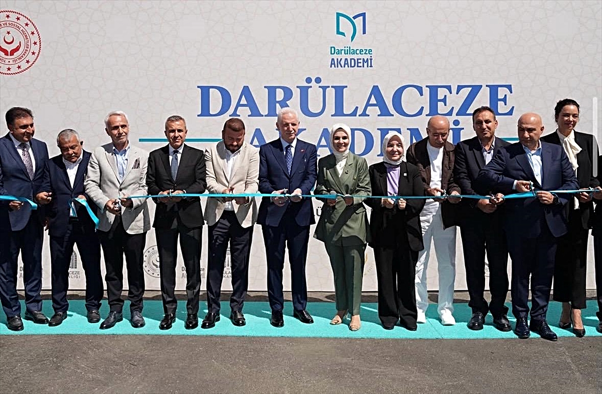 'Darülaceze Akademi' İstanbul'da açıldı
