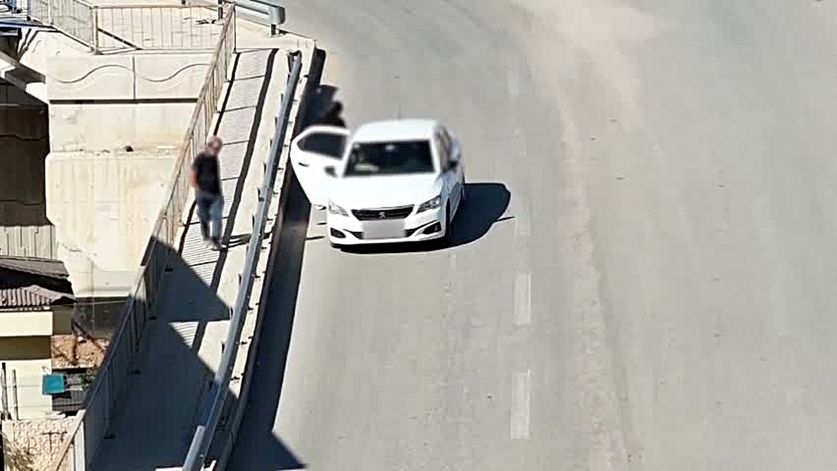 Denetimi görünce yer değiştirdi, drone yakaladı
