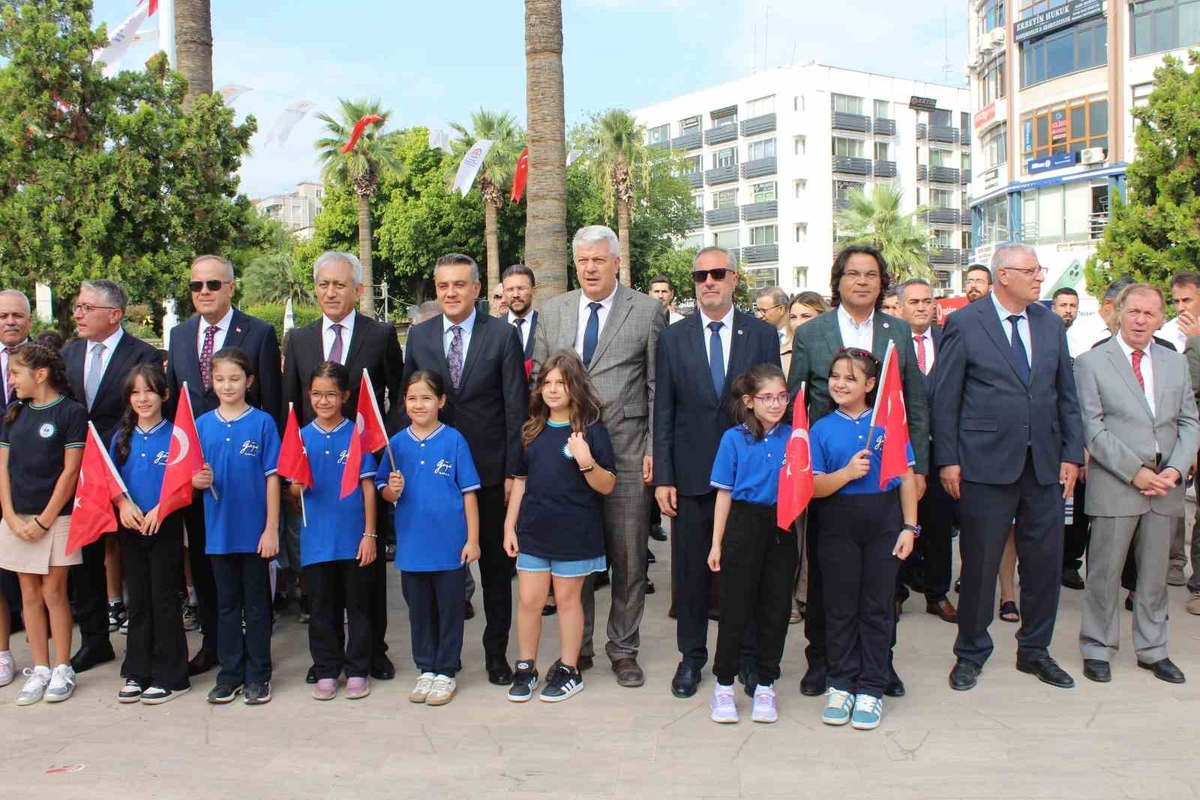 Denizli’de 2026-2027 eğitim öğretim yılı çelenk töreniyle başladı