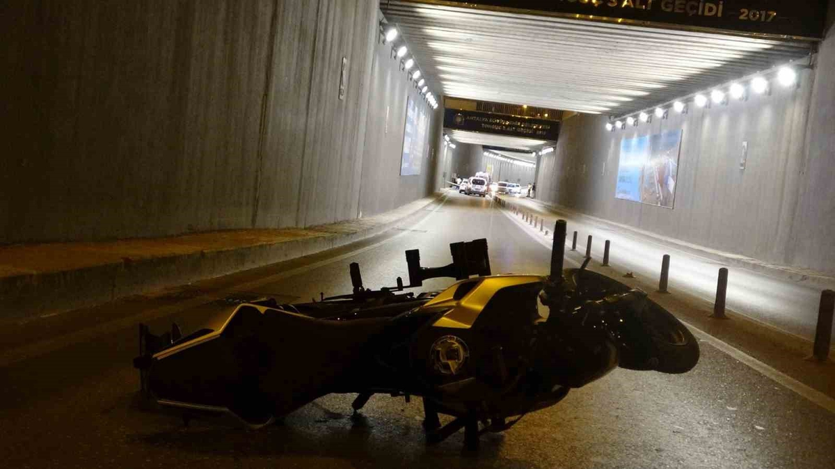 Antalya'da motosiklet devrildi, 18 yaşındaki Mehmet Ege Sula öldü