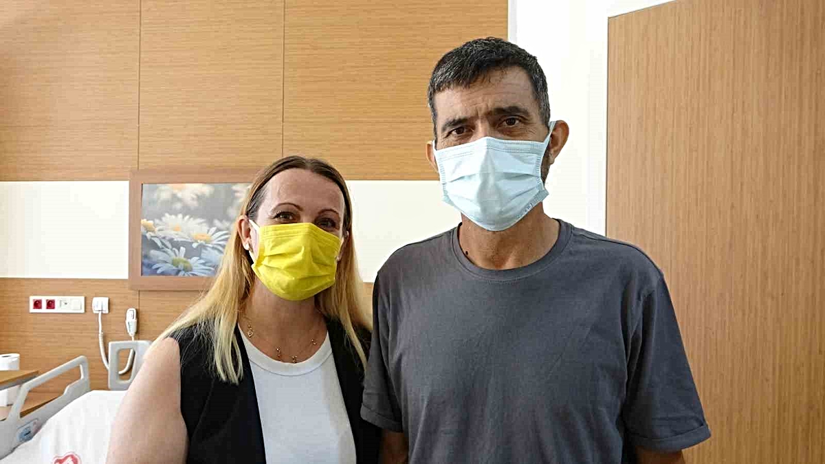 Eşinin böbreği ile hayata tutundu