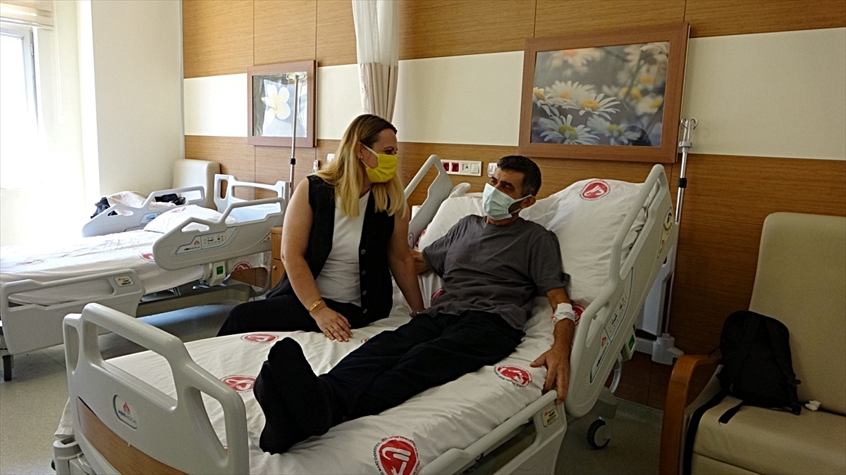 Eşinin böbreğiyle diyalize girmeden iyileşti