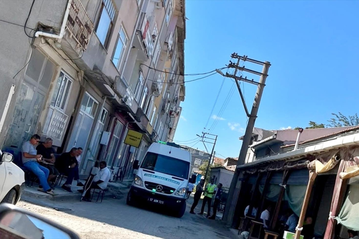 Gelibolu'da yalnız yaşayan fayans ustası evinde ölü bulundu