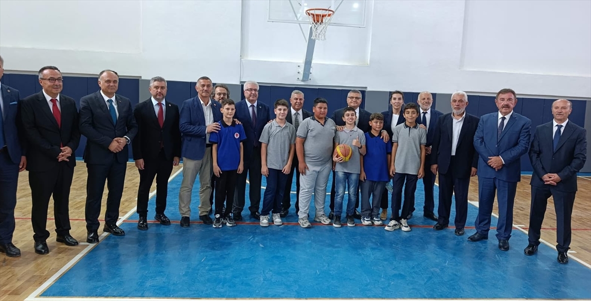 Gerze'de yeni okul binası hizmete açıldı