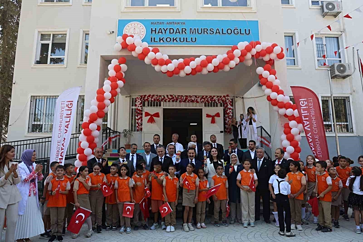 Hatay’da ilk ders zili çaldı, 360 bin öğrenci okullara döndü