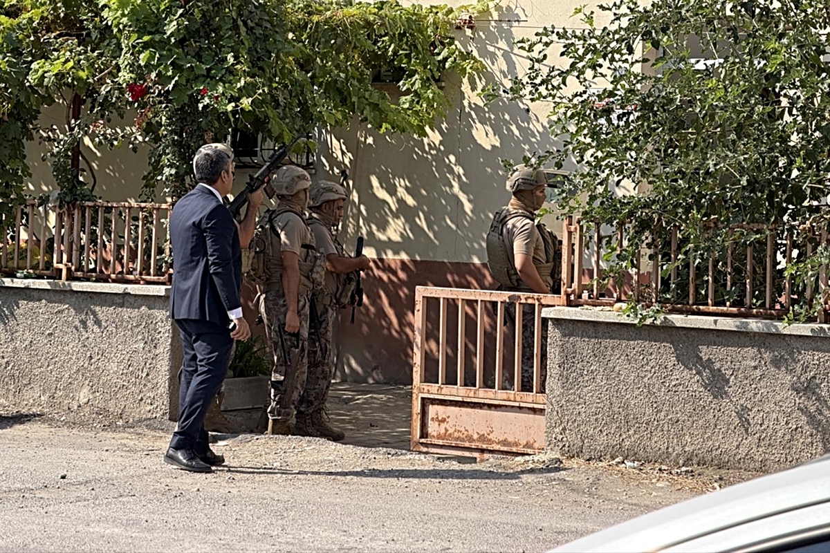 Kahramanmaraş'ta dehşet dolu anlar! Annesini, eşini ve çocuğunu rehin aldı