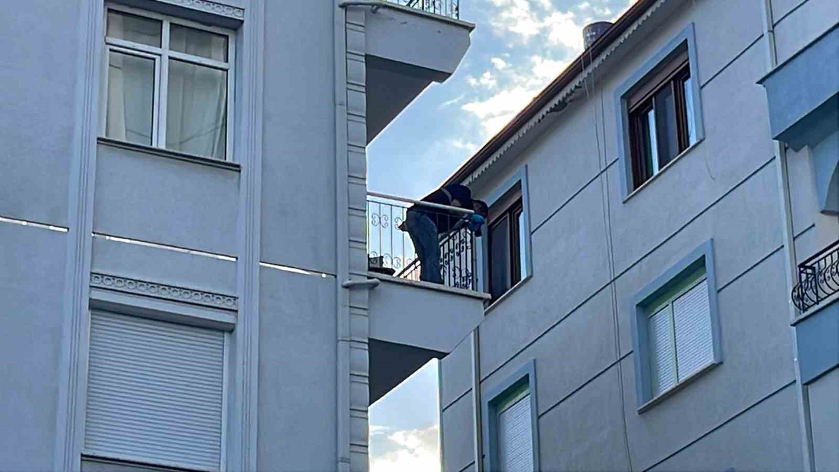 Karaman’da balkondan düşen şahıs hayatını kaybetti