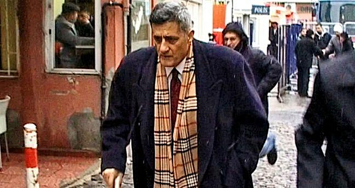 Kaşif Kozinoğlu Kurtlar Vadisi olayı nedir? Kurtlar Vadisi senaristleri Raci Şaşmaz, Bahadır Özdener ve Cüneyt Aysan kimdir?