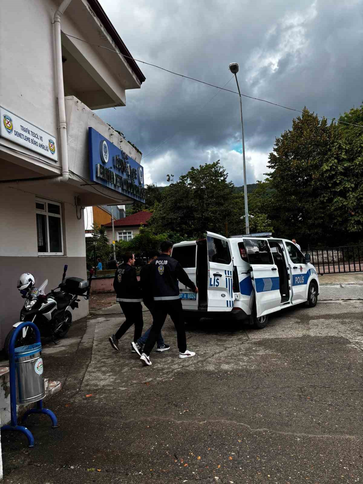 Kastamonu’da tartıştığı kişiyi bıçakla yaralayan şüpheli tutuklandı