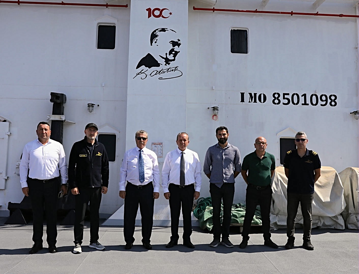 KKTC Başbakanı Üstel, Girne açıklarındaki arama çalışmalarını inceledi