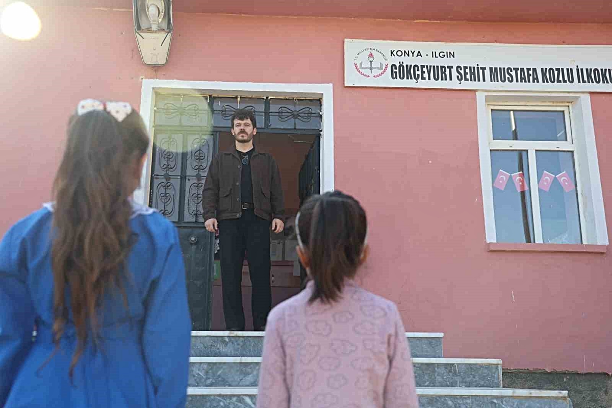 Konya’da bir ilkokulda 2 öğrenci ve 1 öğretmen için ilk ders zili çaldı