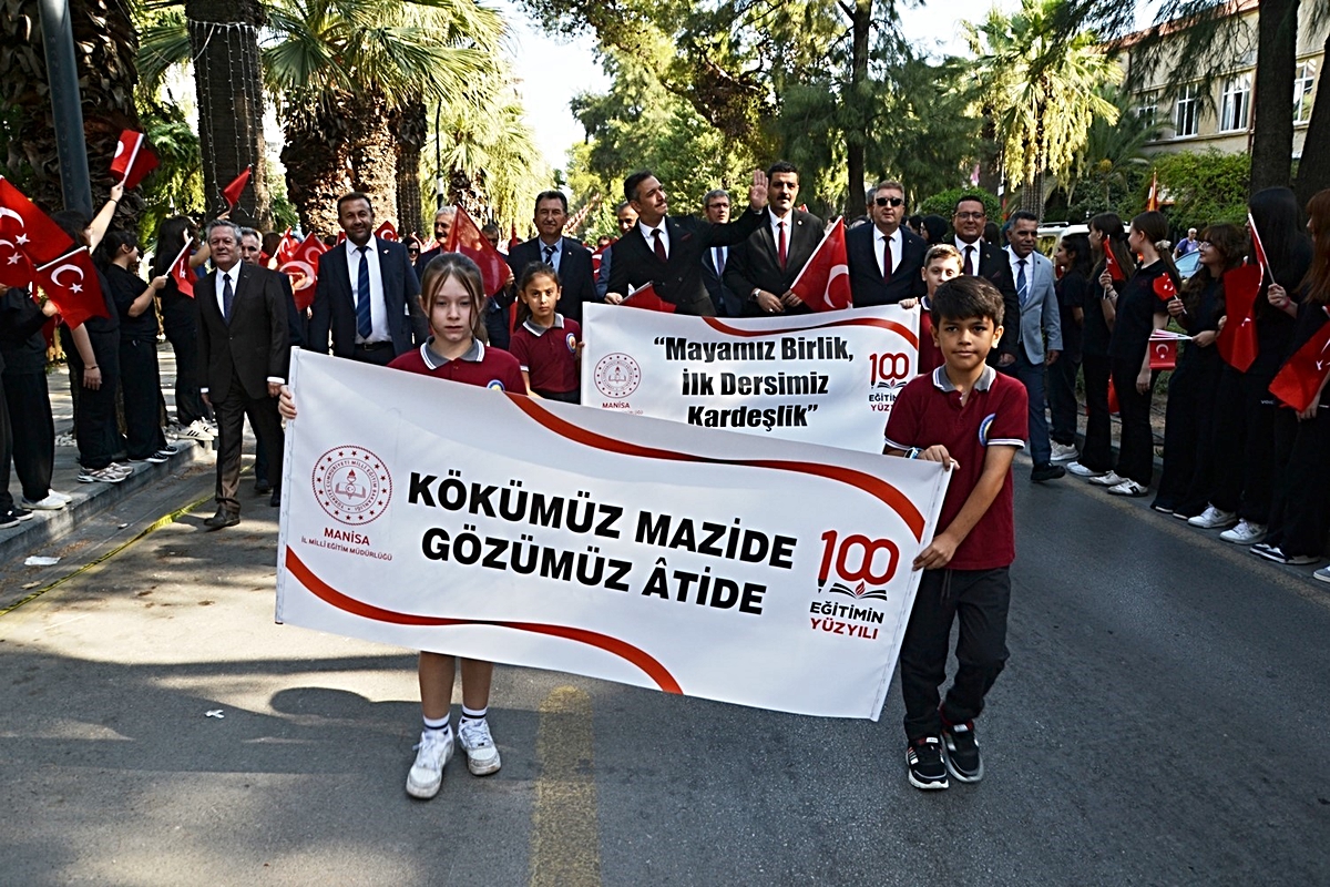 Manisa’da 270 bin öğrenci için ders zili çaldı