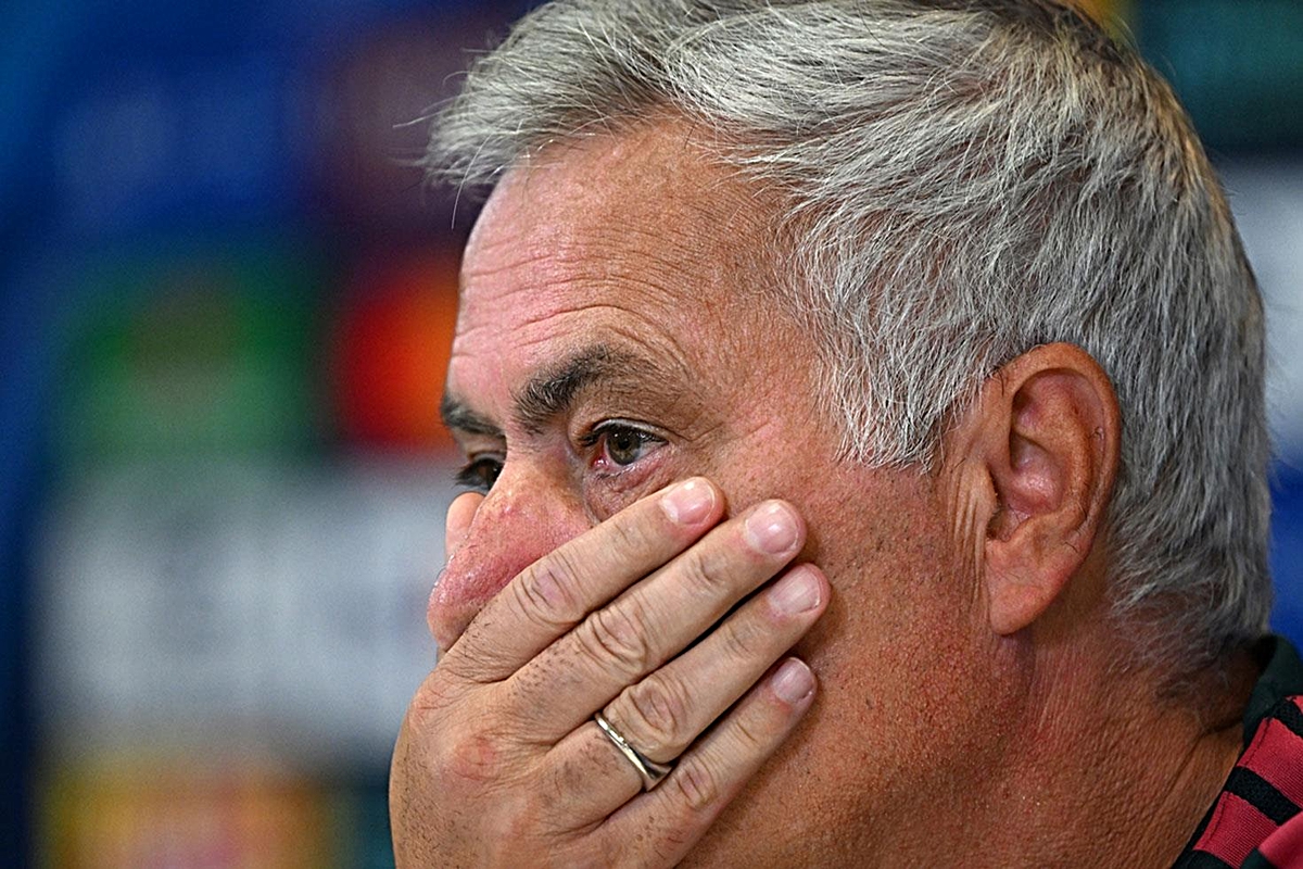 Mourinho dayanamadı, isyan etti: Sizden bıktım