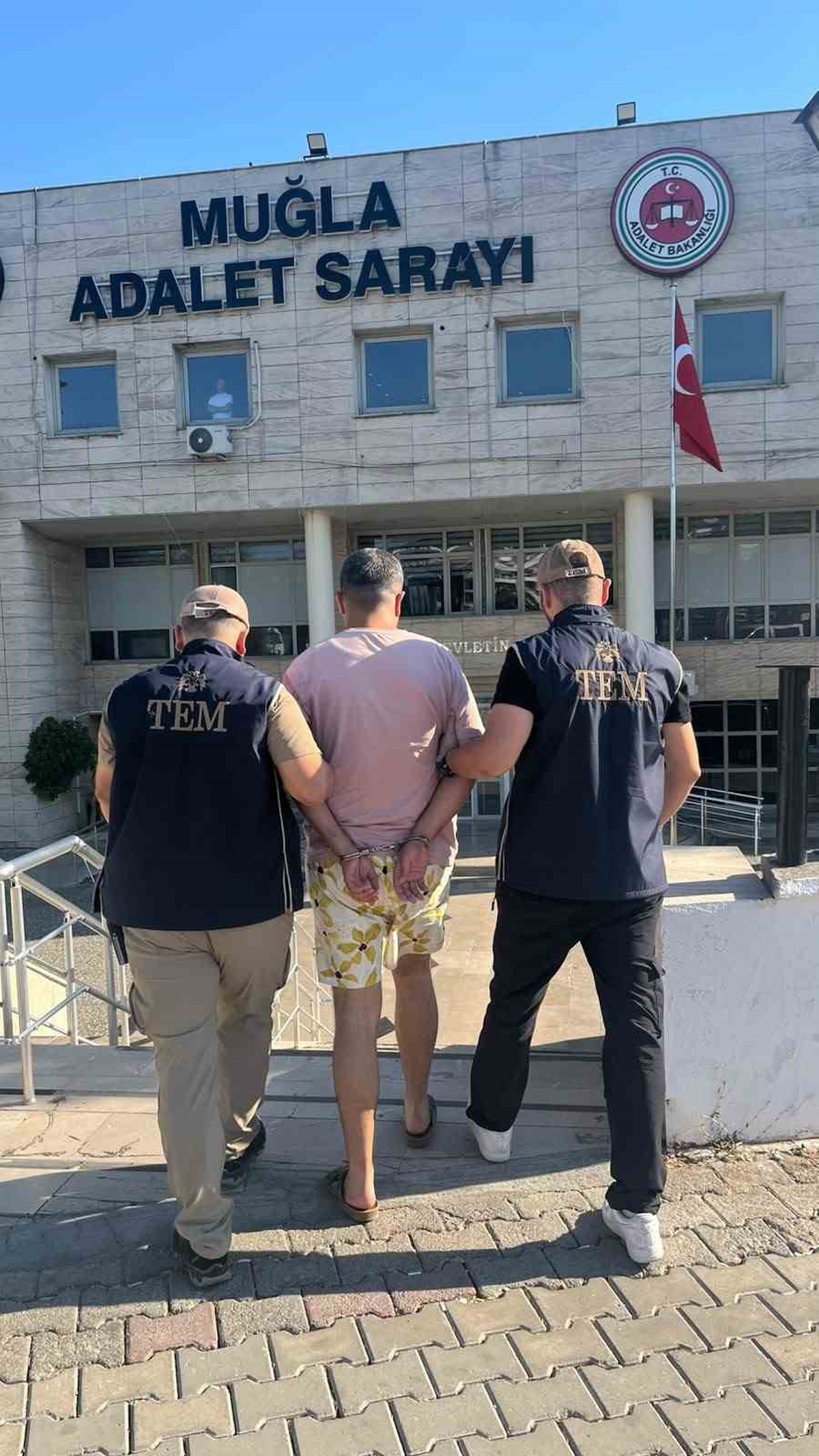 Muğla’da 6 yıl 10 ay hapis cezasıyla aranan şahıs yakalandı