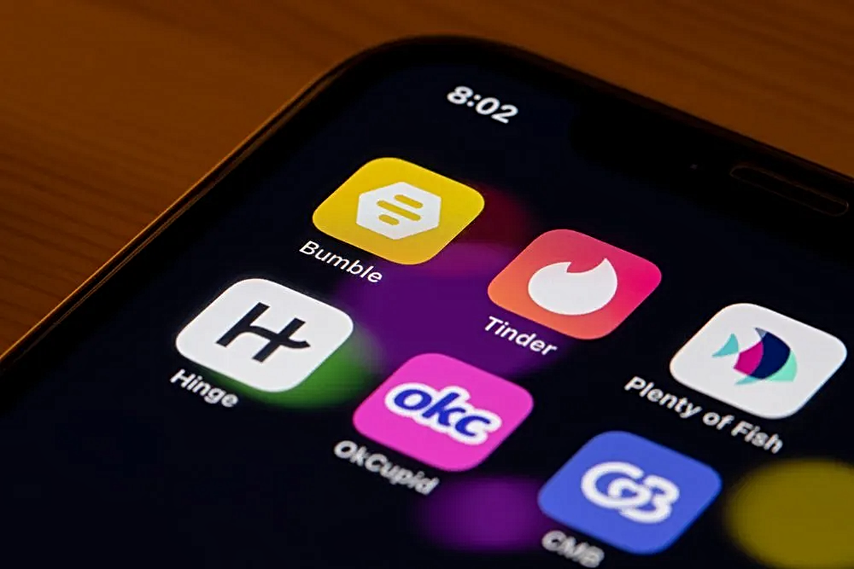 NATO subayının Tinder üzerinden tanıştığı Sovyetler Birliği doğumlu kadınla ilişkisi İngiltere'de casusluk alarmına yol açtı