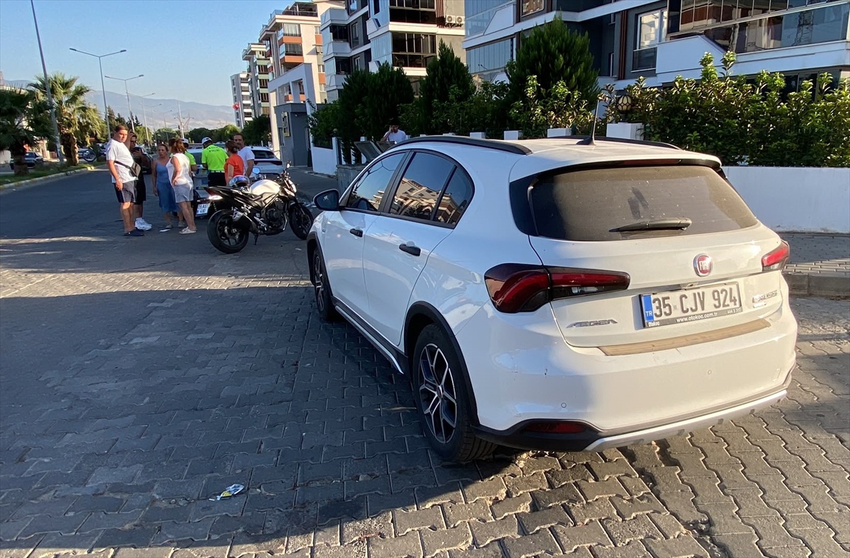 Nazilli'de otomobille çarpışan motosikletteki 2 kişi yaralandı