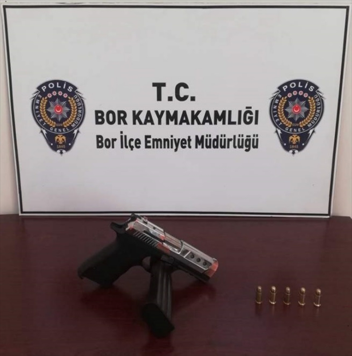 Niğde’de ruhsatsız silah operasyonunda yakalanan 2 şüpheli tutuklandı