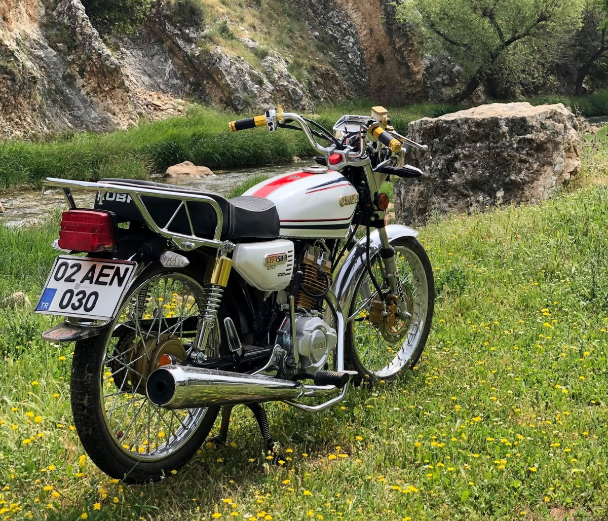 Park halindeki motosiklet çalındı