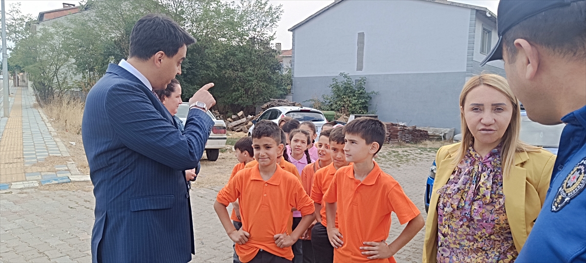 Pazaryeri’nde “Yayalar Kırmızı Çizgimizdir” uygulaması gerçekleştirildi