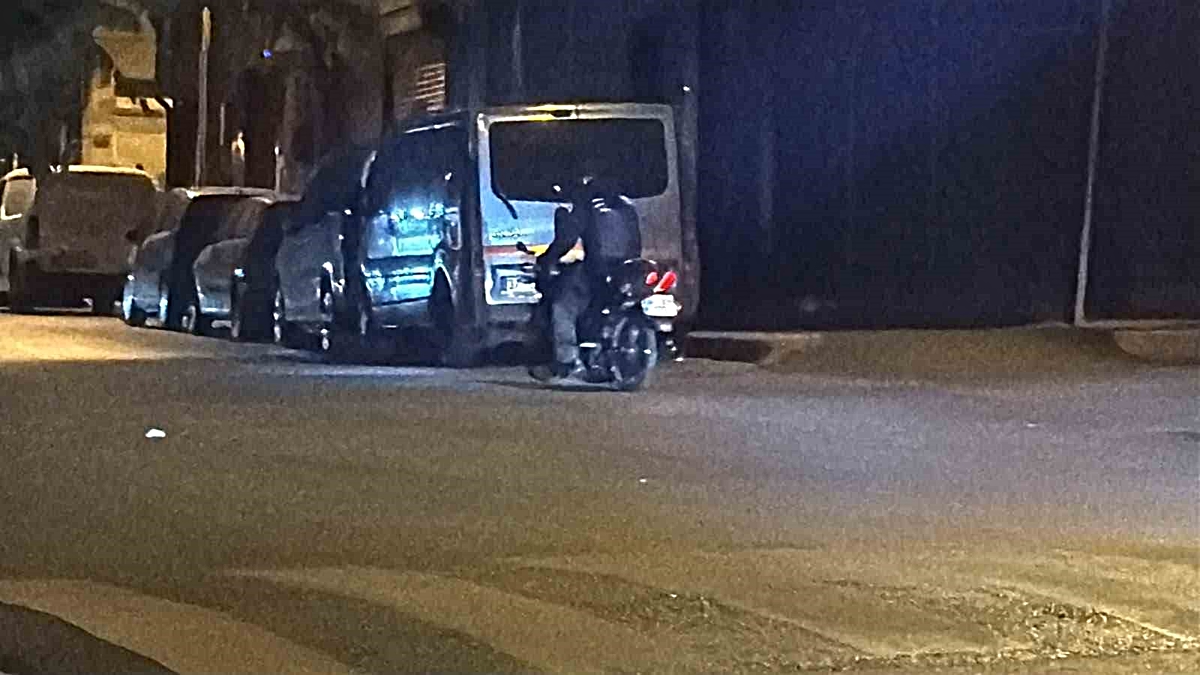 Polisten kaçtı, babası çağırınca geri geldi