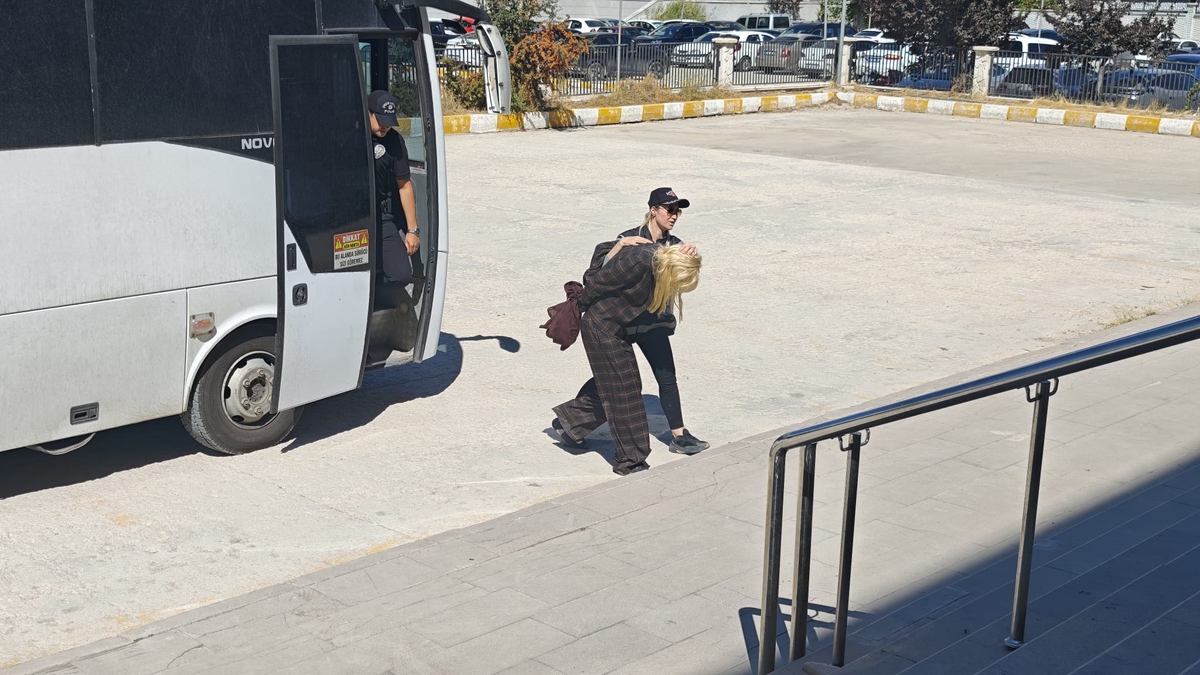 Sanal medya ünlüsü Çağla Öz Tançalan, adliyeye sevk edildi