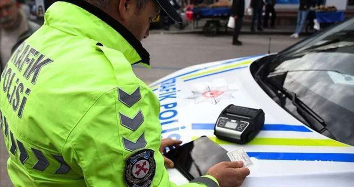 Sigortasız araçla trafiğe çıkmanın cezası nedir, ne kadar, trafikten men edilir mi? 2026 Sigortasız araç kullanmanın cezası nedir?