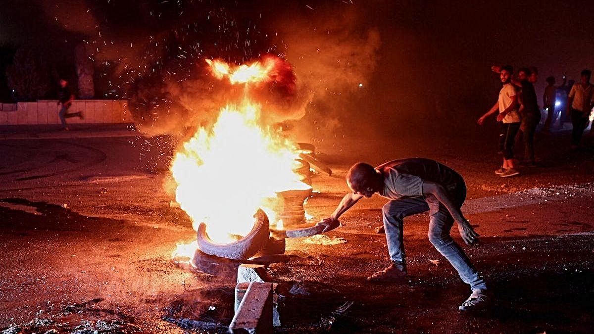 Akaryakıt zammı Suriye'yi ayağa kaldırdı! Petrol tankerlerini durdurdular