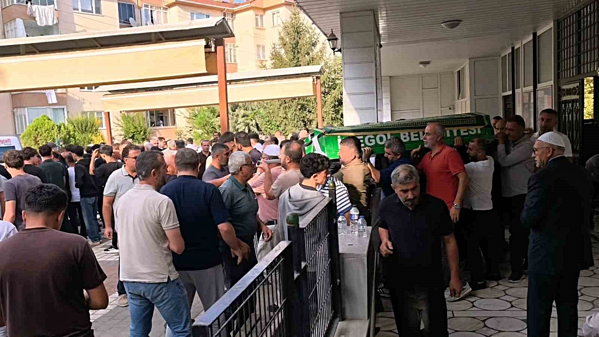 Tır kazasında hayatını kaybeden gençler son yolculuğuna uğurlandı