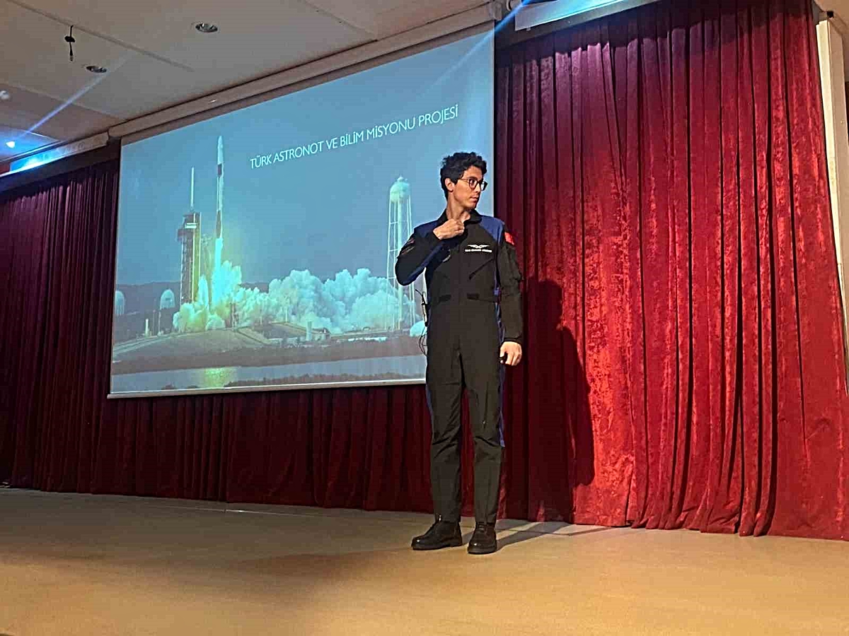 Türkiye’nin ikinci astronotu Tuva Cihangir Atasever, Ankaralı öğrencilerle uzay yolculuğunu paylaştı