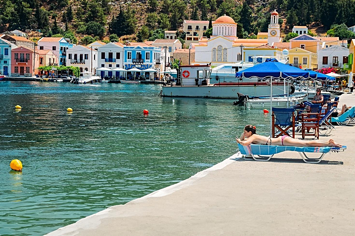 Türkiye'nin hemen dibinde! Meis Adası'nda 1 yıl kalana 280 bin TL verilecek