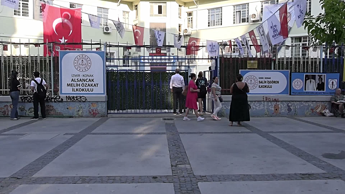 Yeni eğitim öğretim yılında ilk ders zili çaldı