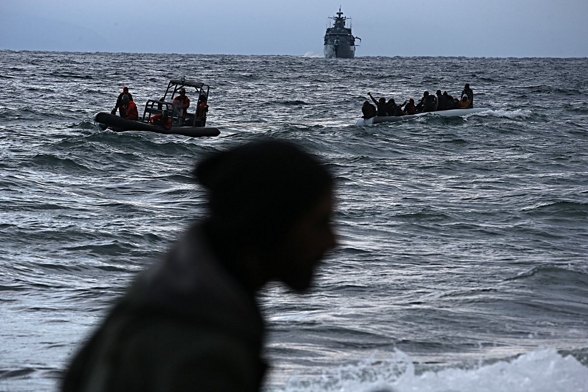 Yunanistan açıklarında göçmen teknesi battı: 25 kişiden haber alınamıyor