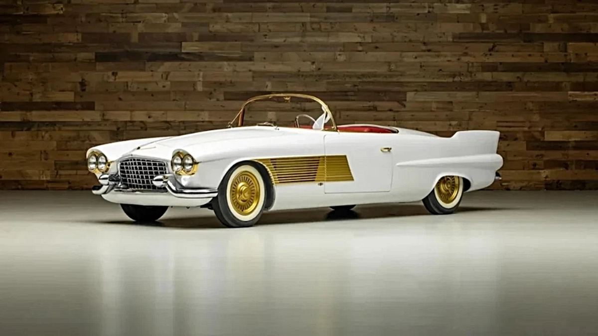 1953 Cadillac Elegante'den müzayede rekoru