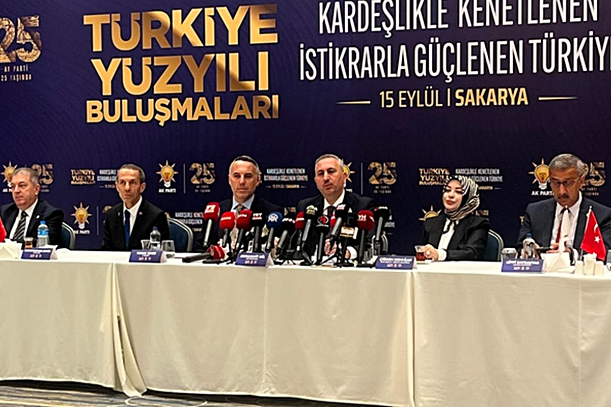AK Parti Grup Başkanvekili Abdulhamit Gül'den, Erdoğan'ın yeniden adaylığı için net mesaj