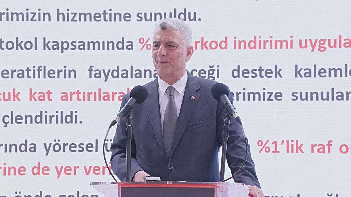 Bakan Bolat, 'E-Ticaret ve Perakende Zirvesi'nde konuştu
