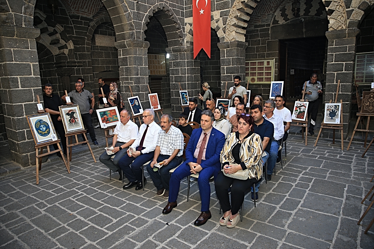 Diyarbakır'da 'Gazze, Bellek, Beden ve Toprak' konulu resim sergisi açıldı